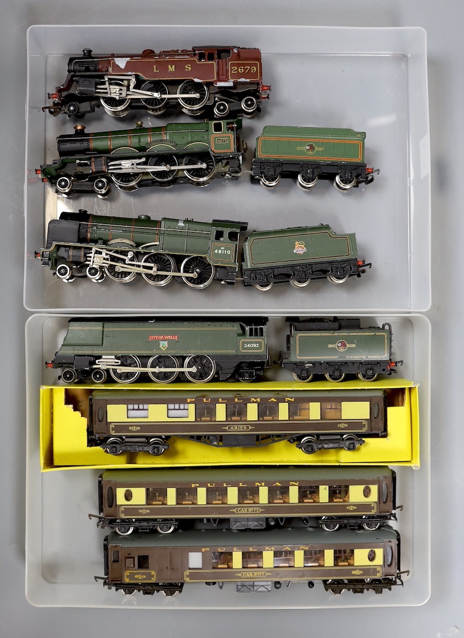 Wrenn 00 gauge - three locomotives and tenders, Grenadier Guardsman, Cardiff Castle and City of Wells, a LMS locomotive and three Pullman carriages, all unboxed